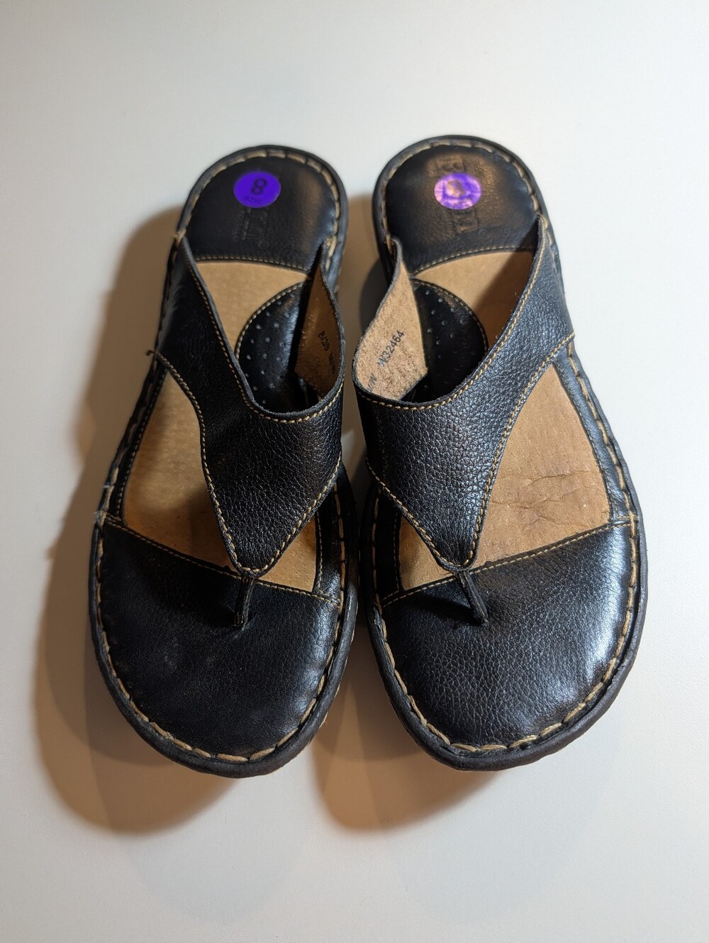 Born Woman's Size 8 Black Leather Thong Sandals - Comfortable Slip-On